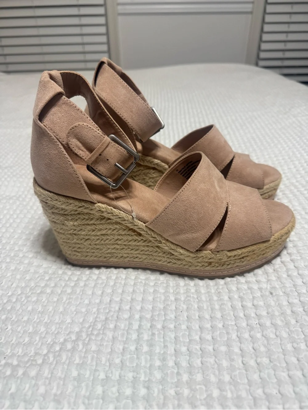 Universal Threads Espadrille Wedge Sandals